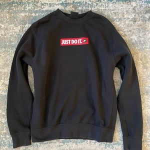 Gently used Nike “Just Do It” sweater Size Medium